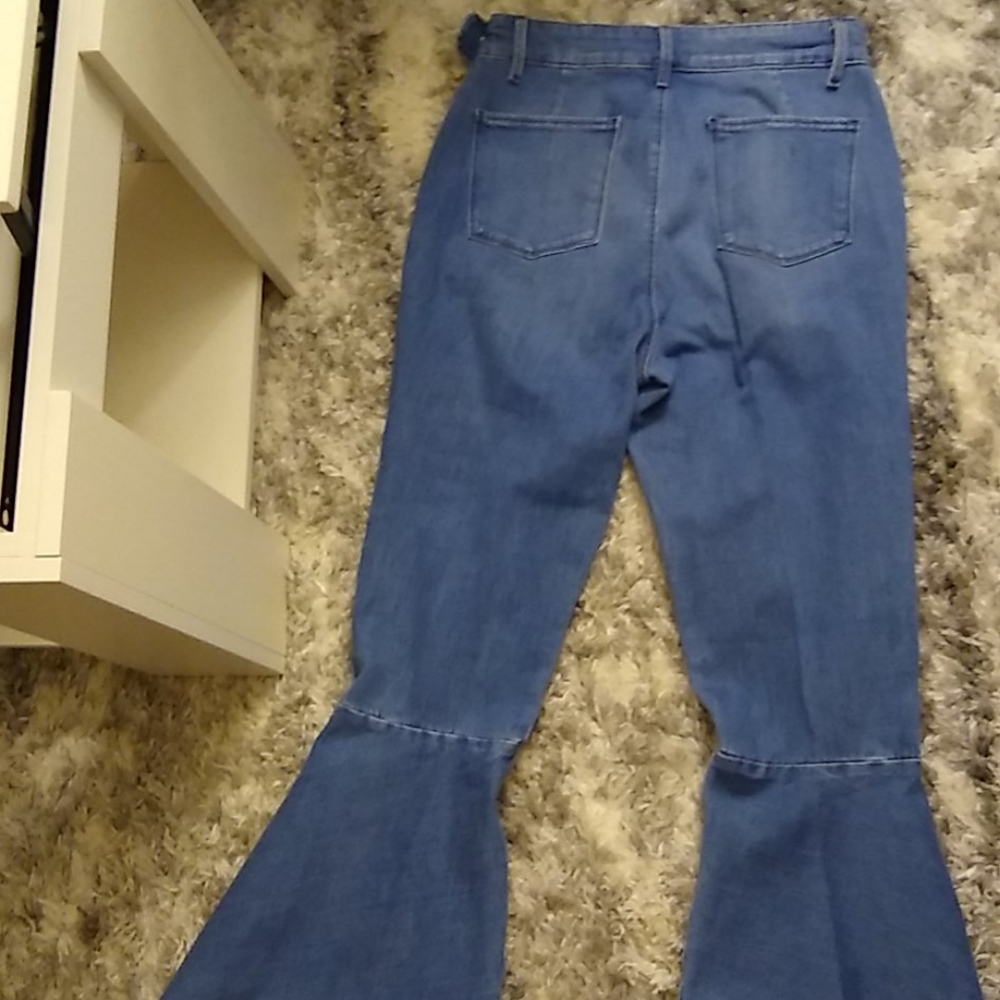 NWT Frame Denim Flounce jeans in color "Copeland" - Picture 7 of 9
